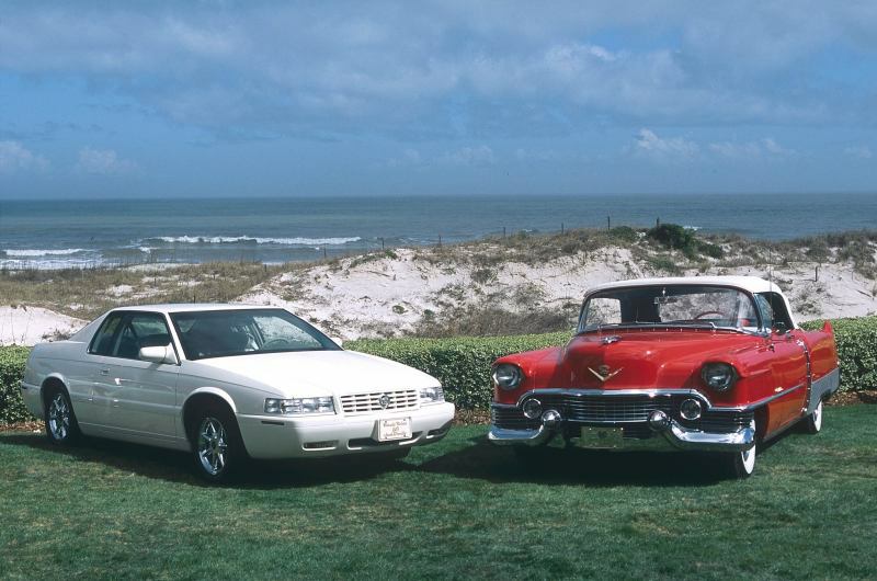 2002-1954_Eldorado.jpg - 2002 Collector Series Eldorado und 1954 Cadillac Eldorado